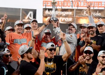 Se suma Toño Astiazarán a la bienvenida a los Naranjeros de Hermosillo