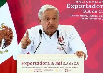 Recula AMLO: desea que no desaparezcan los 'conservadores'