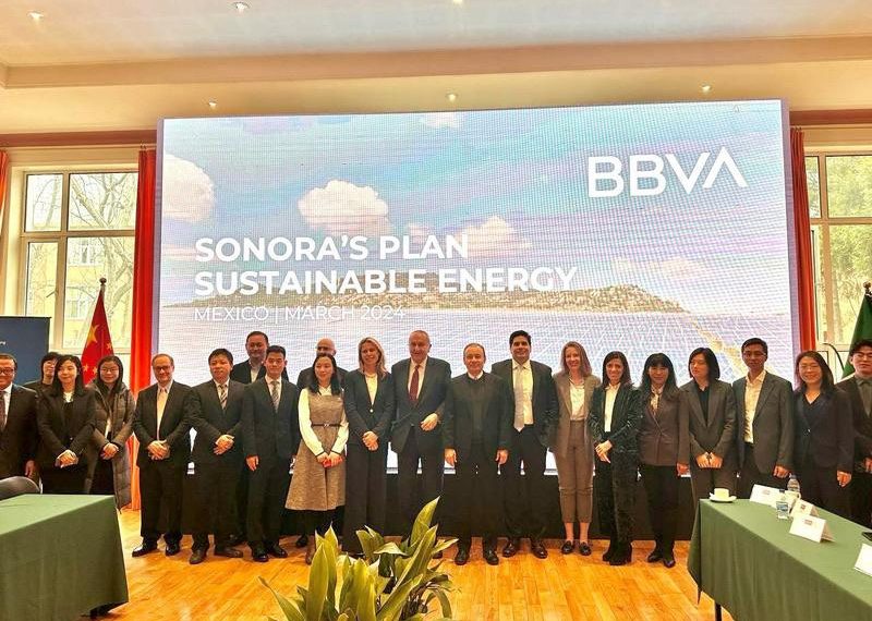 Gobernador de Sonora se reúne con directivos de grupos bancarios en China