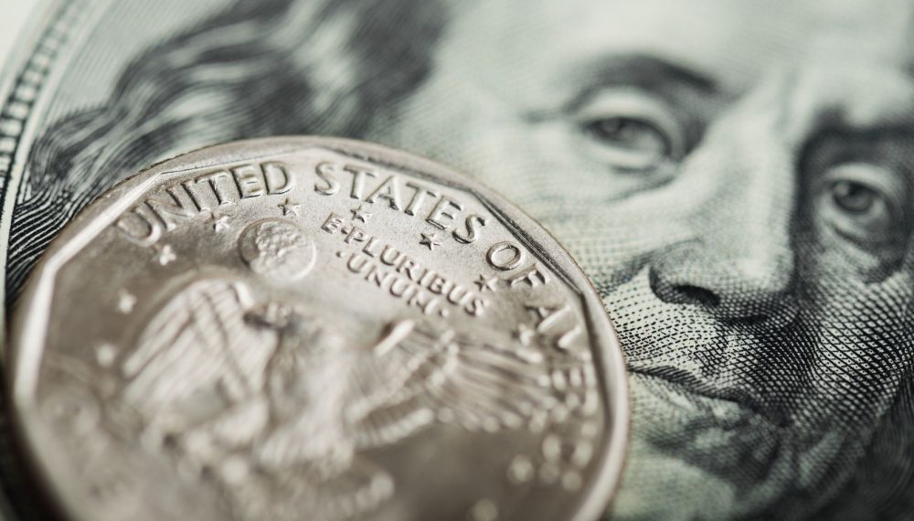 Peso rompe otro piso: cotiza por debajo de $16.40 por dólar