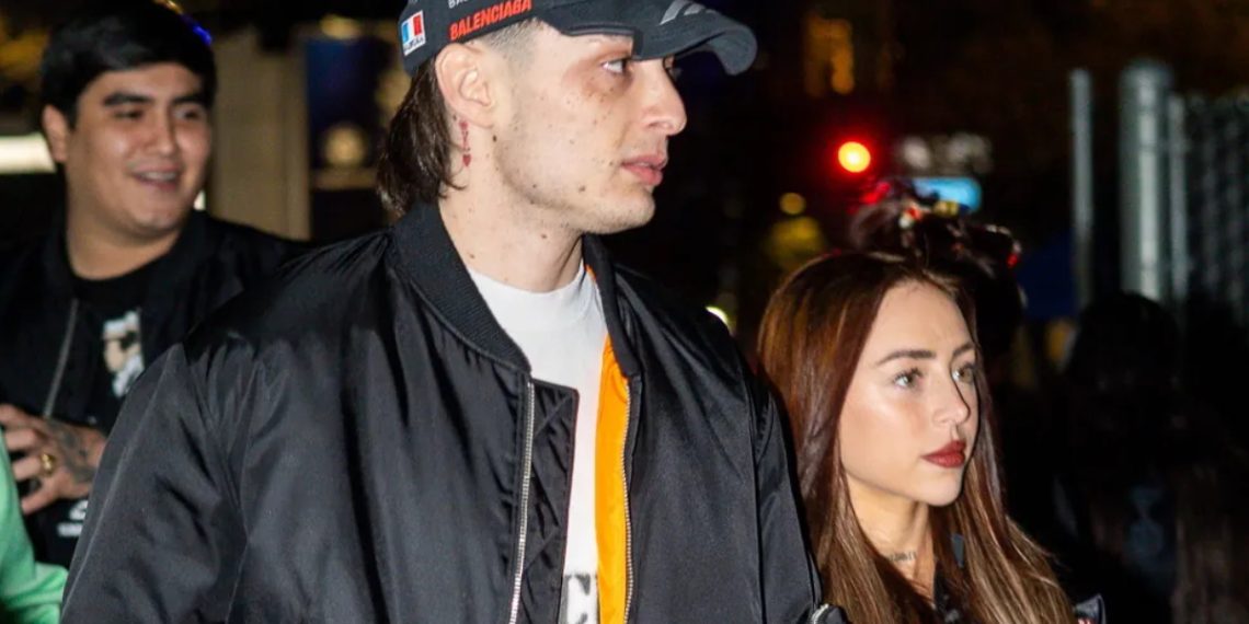 Nicki Nicole llora en su concierto y manda mensaje a Peso Pluma: “quiérela a ella”