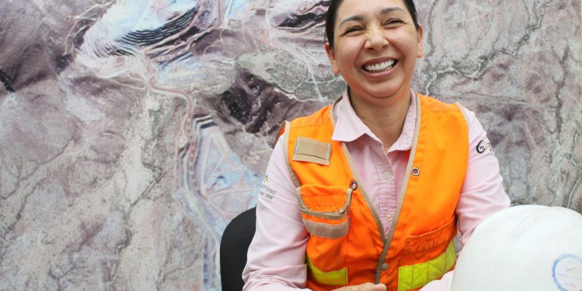 Con pasión y entrega es Claudia Patricia una mujer minera