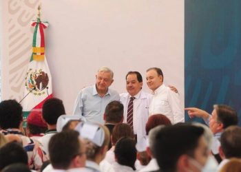 Supervisan Gobernador y&nbsp;Presidente sistema&nbsp;de salud en Sonora