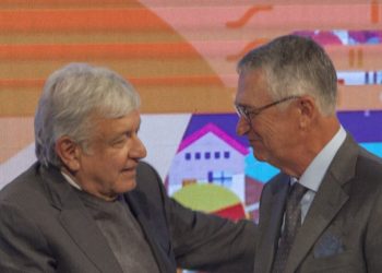 Rodean corruptos a AMLO: Salinas Pliego