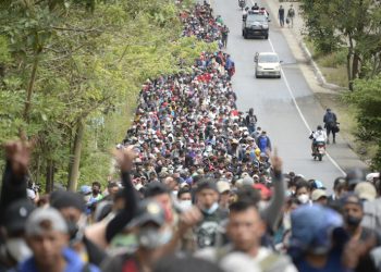 Primera caravana del año sale de la frontera sur de México con 2,000 migrantes
