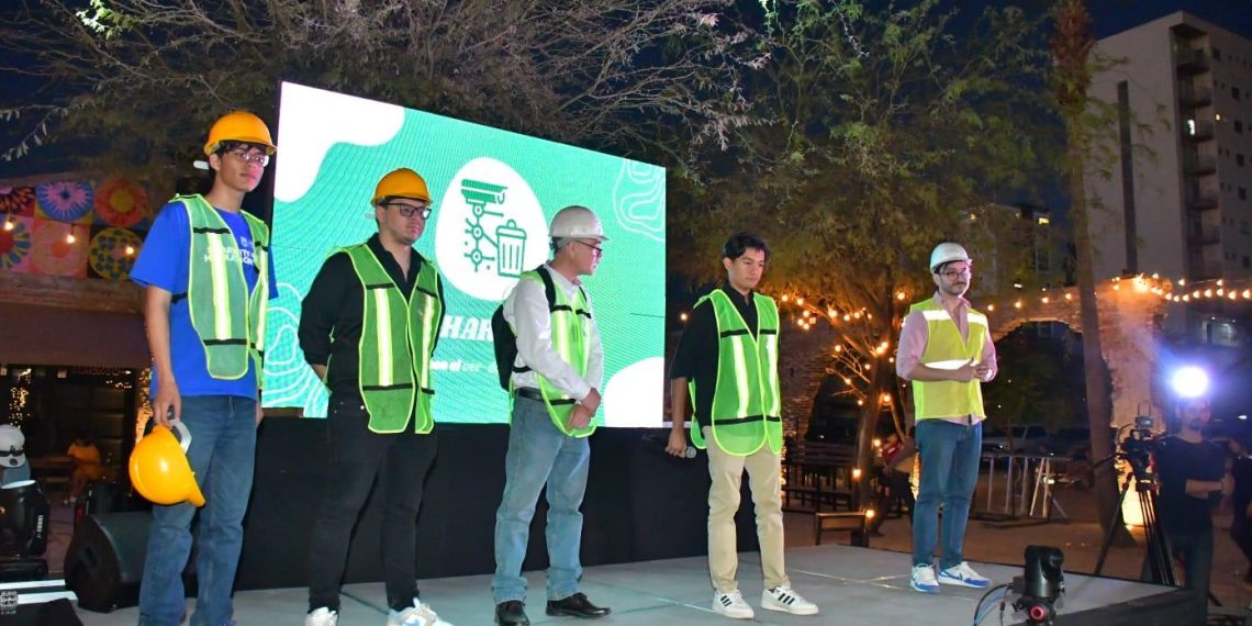 Jóvenes exponen proyectos a favor del medio ambiente en el Smart City Hackathon 2024