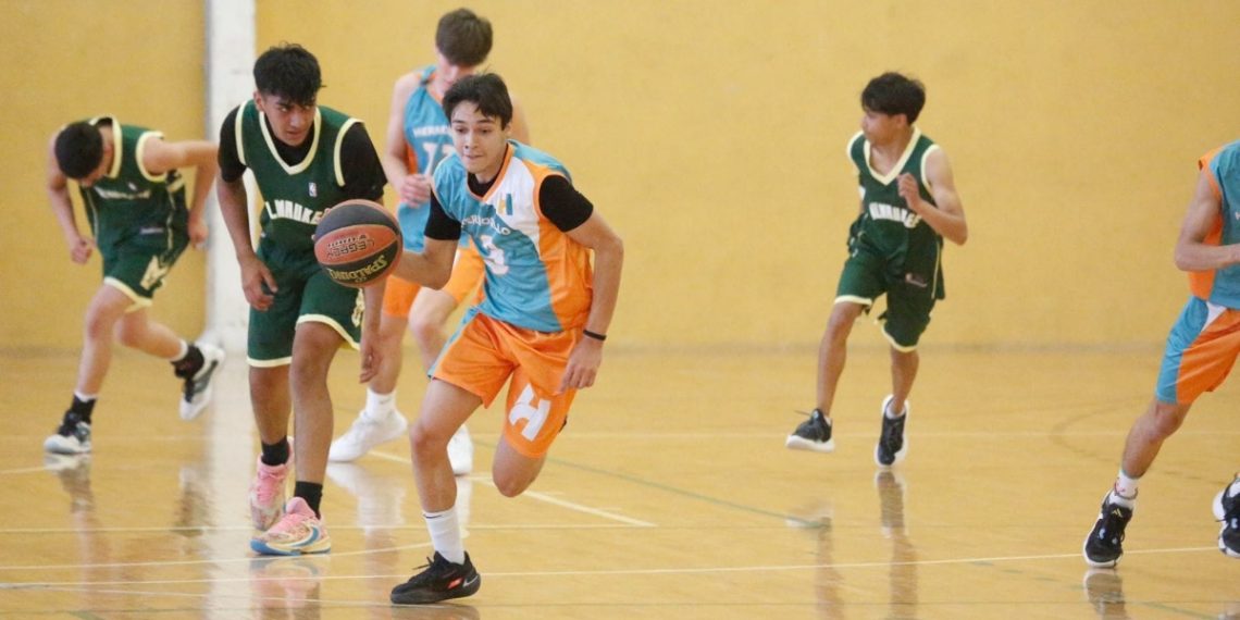 Botan balón en la fecha inicial del Estatal de Basquetbol 17- 18