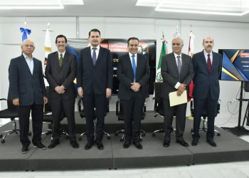 Acompaña Toño Astiazarán a integrantes de nuevo Consejo Directivo del Colegio de Economistas