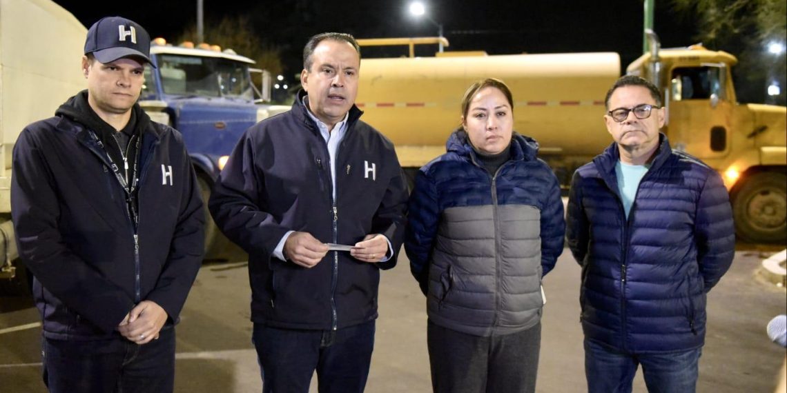 Dispone Toño Astiazarán de servicio de pipas con agua a colonias más afectadas por las 13 rupturas en tubería