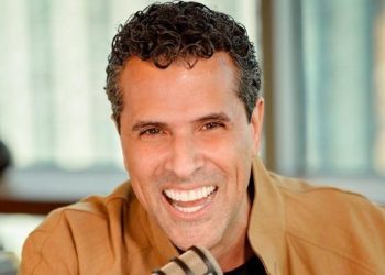 Marco Antonio Regil se suma a Radio Fórmula en relevo de Javier Poza