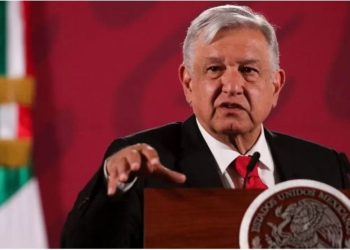 AMLO arremete contra ambientalistas tras suspensión de Tren Maya