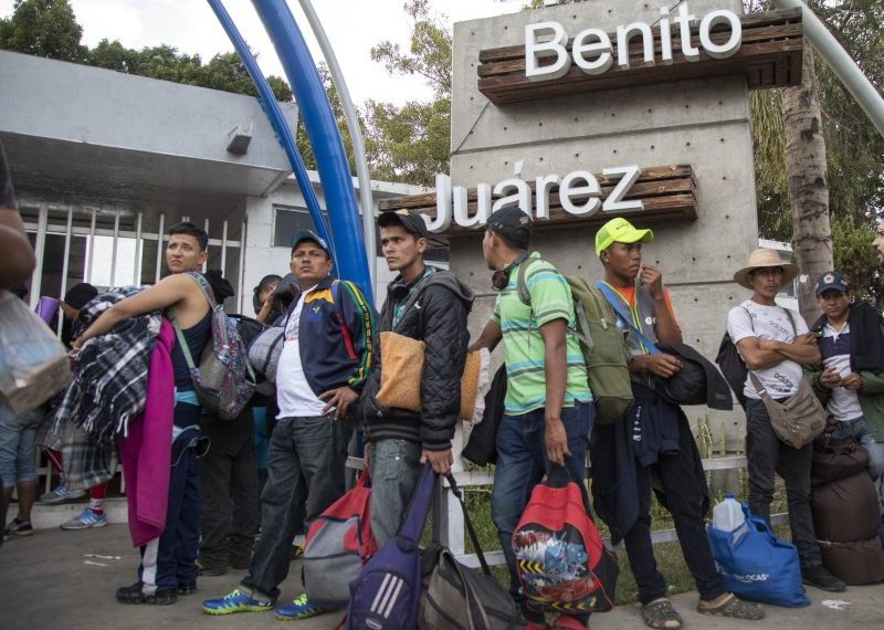 Migrantes rechazan apoyo mensual de 110 dólares de México
