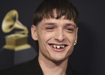 Peso Pluma gana su primer Grammy