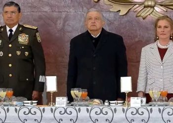 Encabeza AMLO su último Día del Ejército