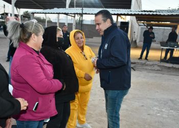Entrega Toño Astiazarán obra en iglesia de la colonia Palo Verde Indeur