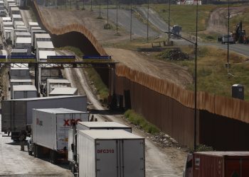 Narcotráfico usa a migrantes como distracción para ingresar droga a EU