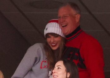 Papá de Taylor Swift no enfrentará cargos por presuntamente golpear a paparazzi