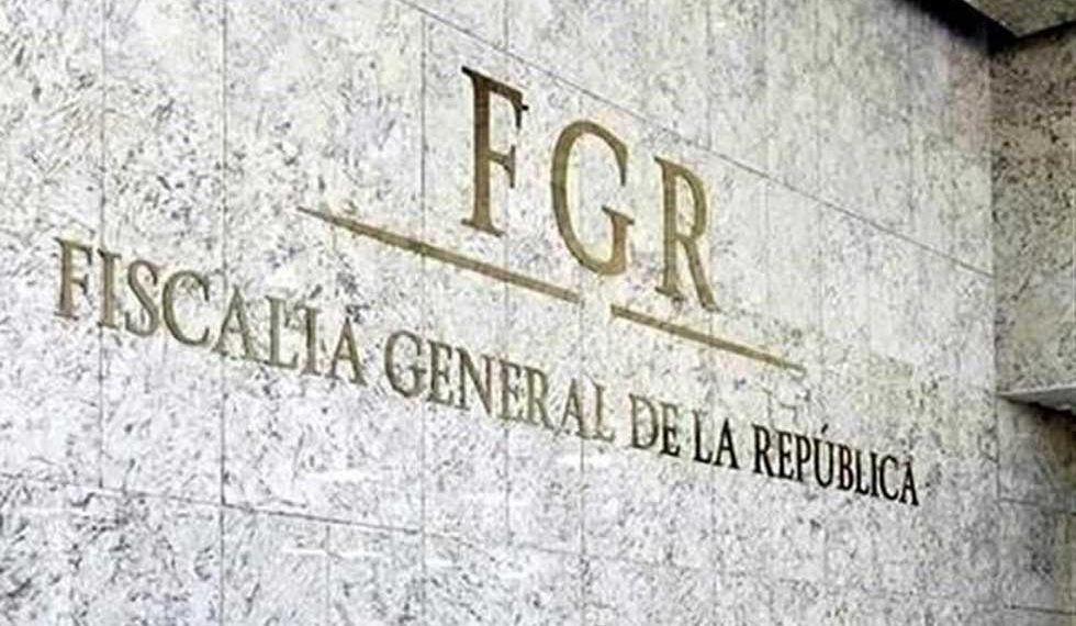 Va FGR contra jueza por liberar a 8 militares