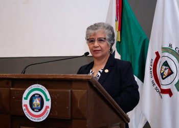 Aprueban exhorto para solicitar a los Ayuntamientos reconocer a la primera mujer electa Regidora