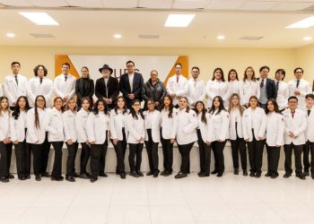 Inician las clases de la licenciatura en Medicina General y Comunitaria en la UES