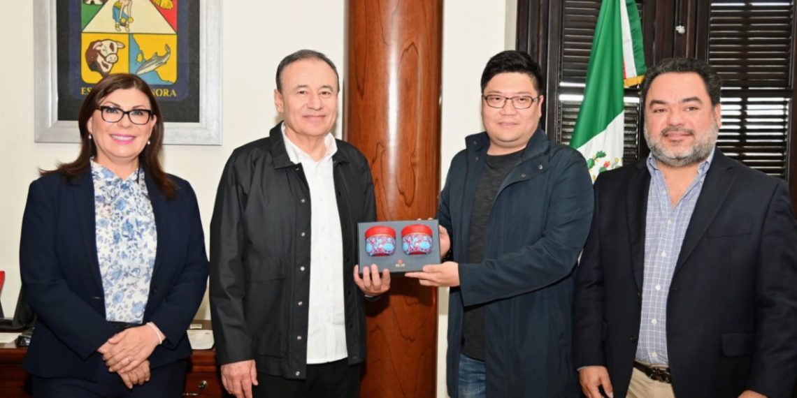 Sostiene Gobernador Durazo reunión con empresarios líderes en la fabricación de textiles