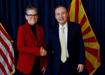 Alfonso Durazo respalda a gobernadora de Arizona por veto a ley que criminaliza migrantes