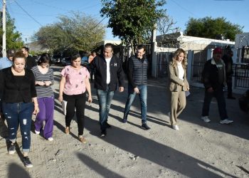 Inicia Toño Astiazarán pavimentación de la calle Bacanora en colonia Insurgentes