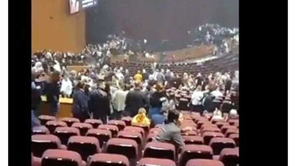 Reportan tiroteo e incendio en sala de conciertos en Moscú