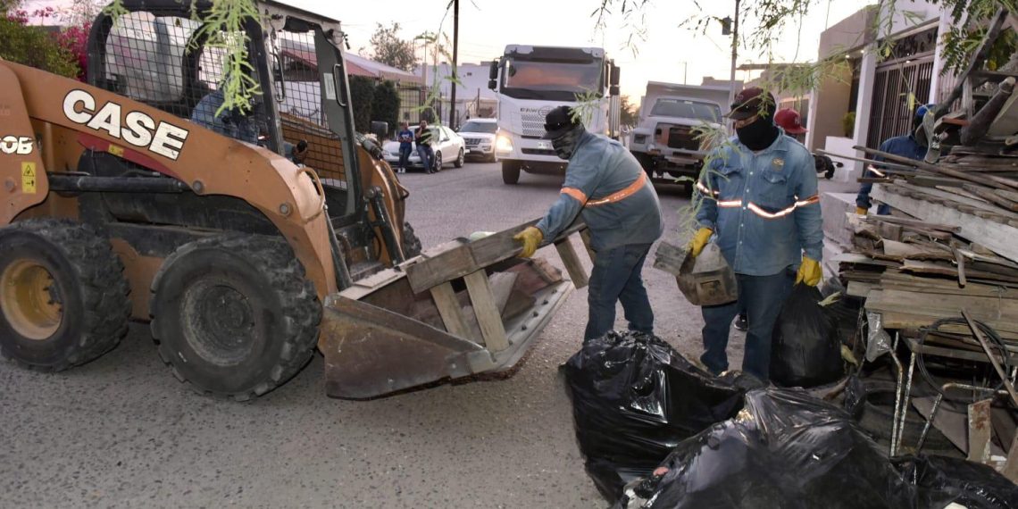 Lleva Ayuntamiento de Hermosillo jornada de descacharre a la colonia Lomas de Madrid