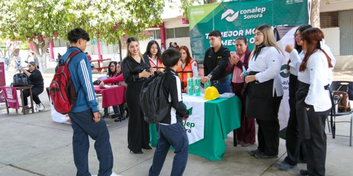 Acerca SEC Sonora oferta educativa de preparatoria a alumnado que egresará de secundaria