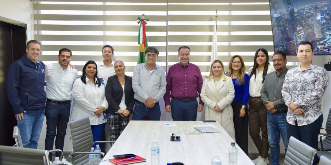 Muestra Toño Astiazarán a alcalde de Los Cabos avance en sustentabilidad y electromovilidad de Hermosillo