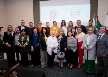 Aprueban exhorto para solicitar a los Ayuntamientos reconocer a la primera mujer electa como Regidora