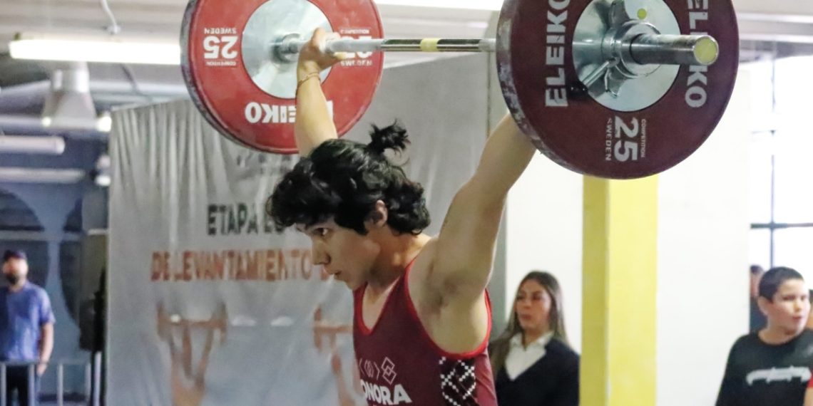 Levantan campeonatos en los Estatales Codeson de halterofilia