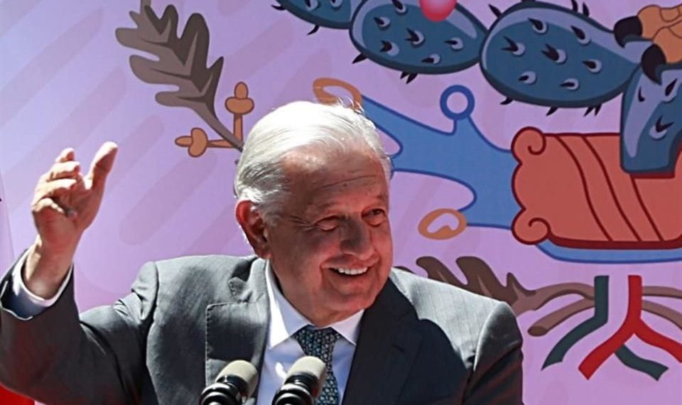 Advierte AMLO de 'mercaderes extranjeros' en tema energético