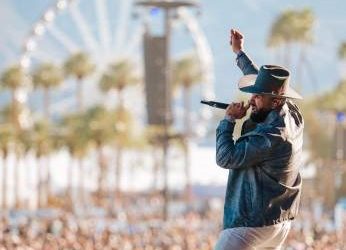 Carín León triunfa en Coachella