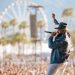 Carín León triunfa en Coachella