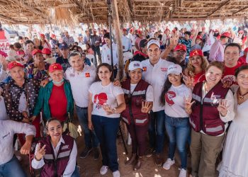 Celida y Froylán arropan causas de cooperativas y pescadores en Huatabampo