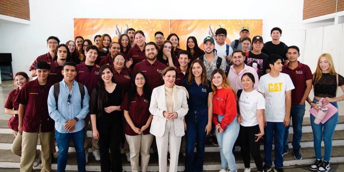 Jóvenes con visión María Dolores Del Río escucha y responde al futuro de México