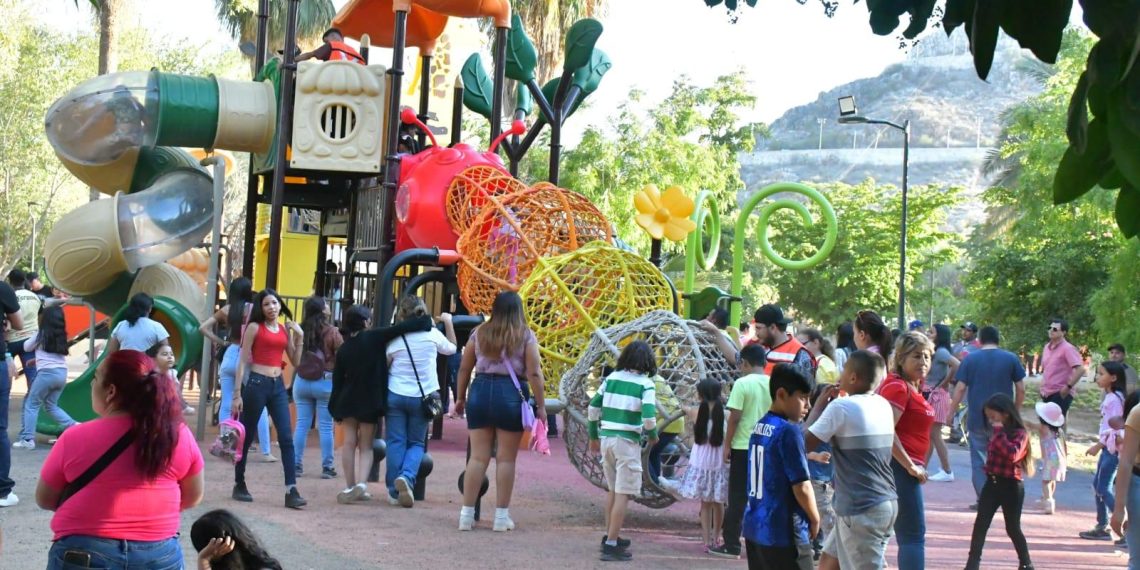 Festejan en la Víactiva a las niñas y niños de Hermosillo