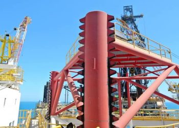 Recorta Pemex a la mitad sus exportaciones