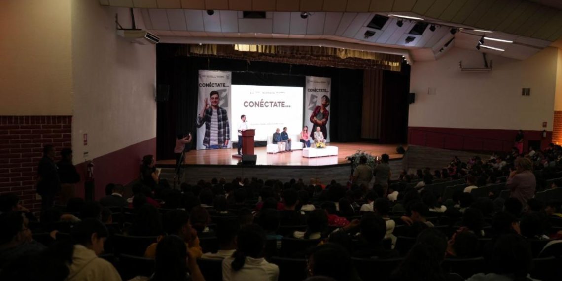 Brindan pláticas de prevención del suicidio a estudiantes de Agua Prieta