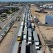 Texas vuelve a bloquear exportaciones mexicanas ante incremento en el flujo migratorio