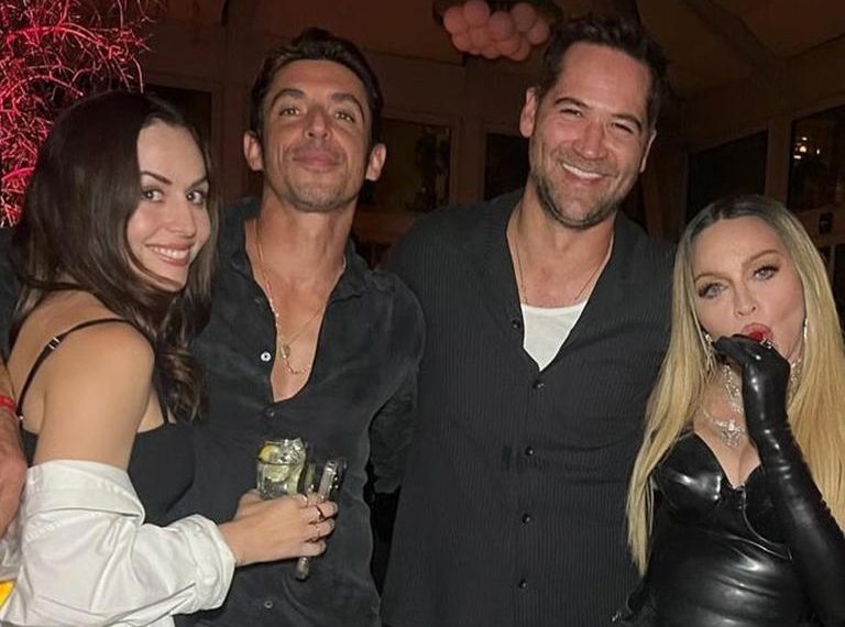 Zuria Vega y Alberto Guerra acompañaron a Madonna a un exclusivo club