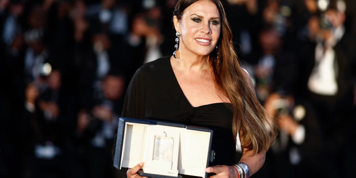 Karla Sofía Gascón denuncia a líder francesa por comentario transfóbico