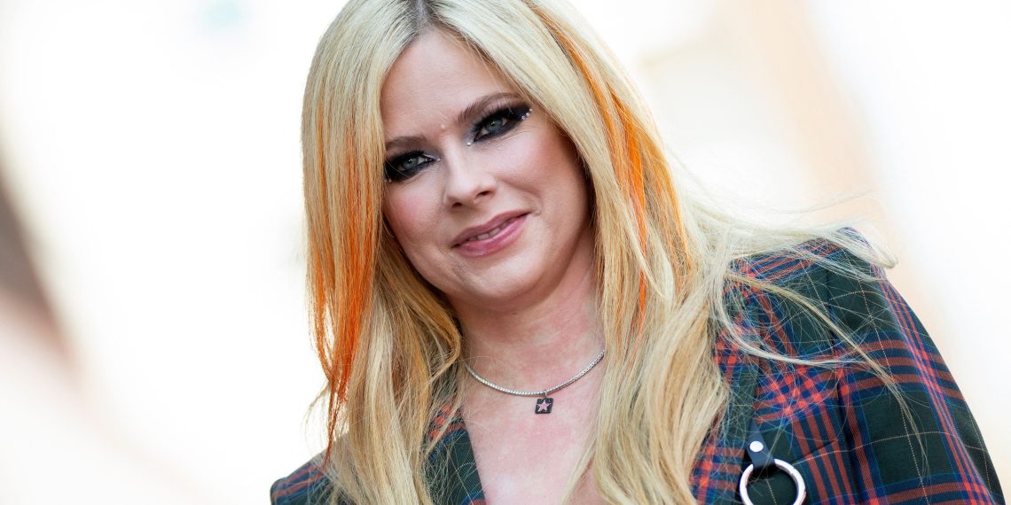Avril Lavigne, criticada por corta duración de su concierto