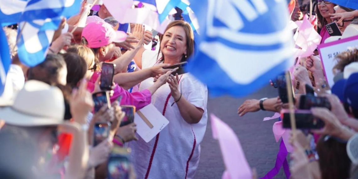 Celebra Xóchitl Gálvez encuestas donde alcanza a la candidata de las mentiras