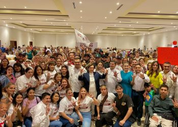 Unidas por el bienestar de las personas con discapacidad: Ely Sallard y María Dolores del Río.