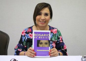 Rosario Robles llega a Hermosillo; presenta libro sobre cómo vivió su encarcelamiento