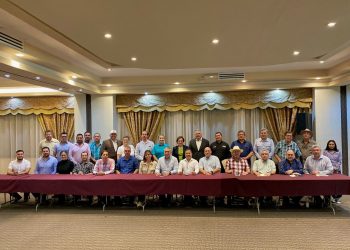 Fortalece Ely Sallard alianzas con especialistas en obras públicas y con vecinos de Las Praderas