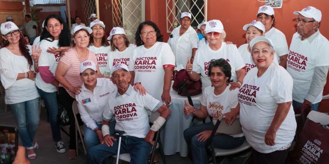 Vecinos de los sectores San Vicente, Gil Samaniego y Petrolera reciben a la doctora Karla Córdova González, candidata a la presidencia municipal